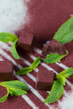 Load image into Gallery viewer, Hibiscus and Fresh Mint Chocolate