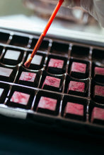 Load image into Gallery viewer, &quot;Hibiscus &amp; Fresh Mint&quot; Truffle Collection - 5pc Gift Box Milène Jardine Chocolatier